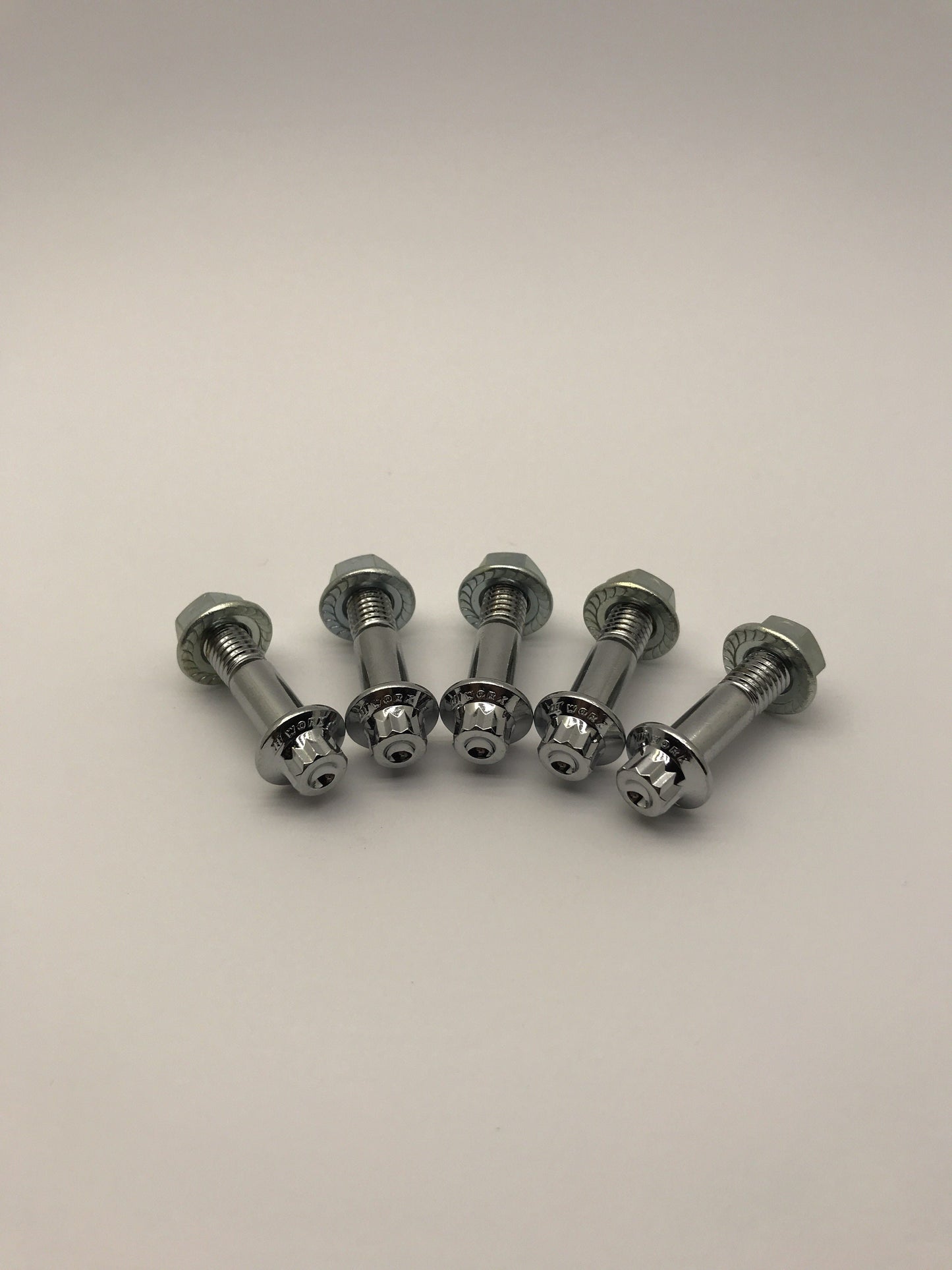 Work M8x35mm Chrome